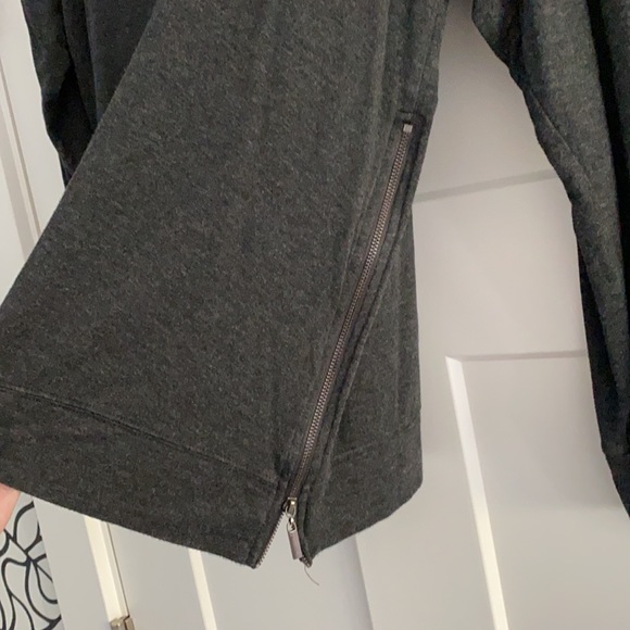 Women’s grey long sleeve - Picture 2 of 2